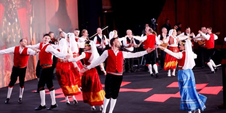 Sot Samiti i Diasporës, mungon Albin Kurti! I pranishëm Rama, Begaj e Osmani