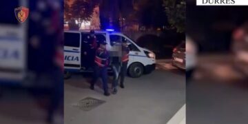 Babai tenton të përdhunojë vajzën në Durrës, dhunon edhe gruan