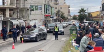 Makina përplas këmbësorin në Lezhë