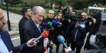 “Rama bëri klounin në Bruksel”, Berisha: Do të shihni aksionin më të ashpër për mosbindje civile