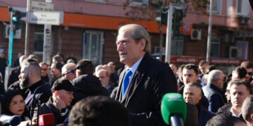 Berisha thirrje qytetarëve: Shqiptarë zgjohuni