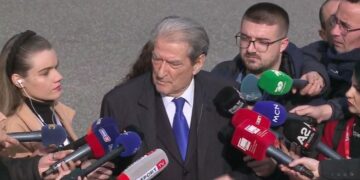 Kuvendi i hoqi imunitetin, Berisha s’e njeh vendimin dhe i bashkohet protestës: Në kundërshtim me Kushtetutën!