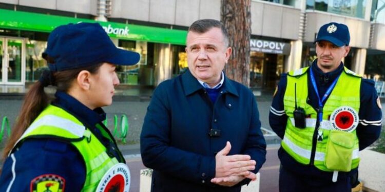 Sot Dita Ndërkombëtare kundër Korrupsionit, Balla thirrje qytetarëve: Denonconi çdo rast të abuzimit të punonjësve të Policisë me detyrën