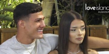 U lidhën në një program dashurie, Amadea konfirmon ndarjen nga Haris dhe ka një mesazh publik për të: Jam përdorur!