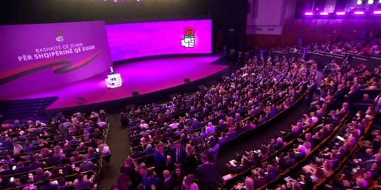 Nis Kongresi i Partisë Socialiste, Rama shfaqet krahë deputetit të njohur