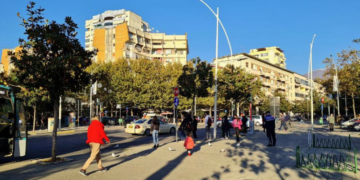 E rëndë, një person bie nga pallati tek 9-katshet, zbardhen detajet e para