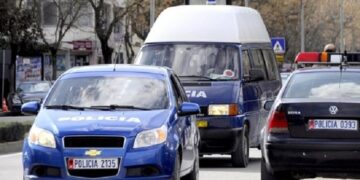 Iu gjet lëndë narkotike në automjet, bie në pranga i riu