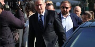 Nëse arrestohet, Berisha do të izolohet në selinë blu apo në shtëpi? Avokati i ish-kryeministrit zbardh detajet