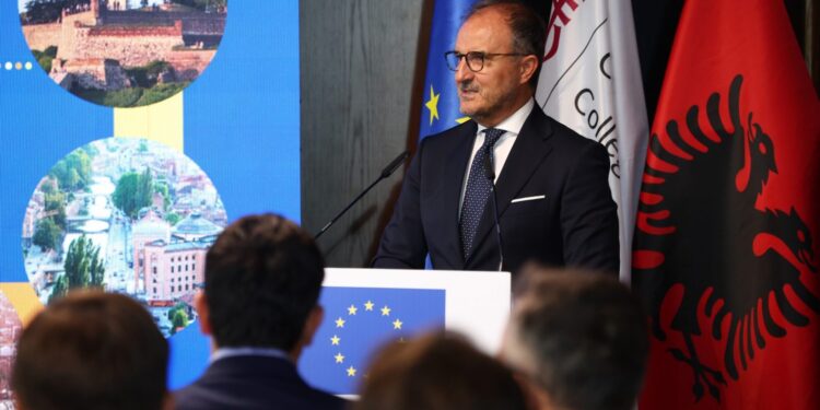BE premton bursa studimi për Tiranën në Samitin e Brukselit