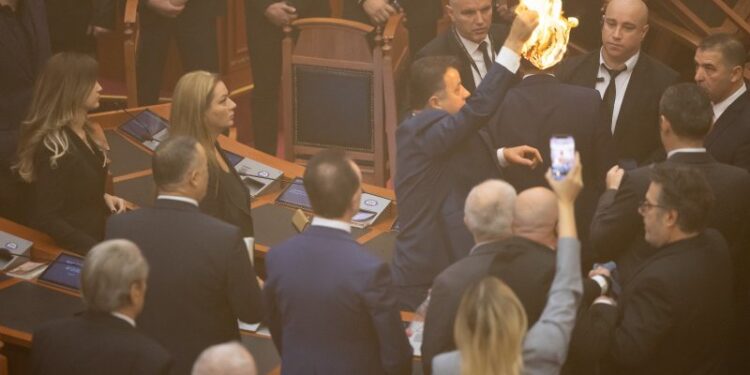 Kaosi në Kuvend, Berisha tha se është pa kthim pas, Dashamir Shehi i kthehet keq ‘non-gratës’: Është rrugë pa krye që nuk na çon në maj, po na humbet dhe ato të drejta që na takojnë si opozitë