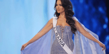 3 makina u përplasën duke parë Endi Demnerin, bukuroshja shqiptare tregon për aksidentin në “Miss Universe 2023”