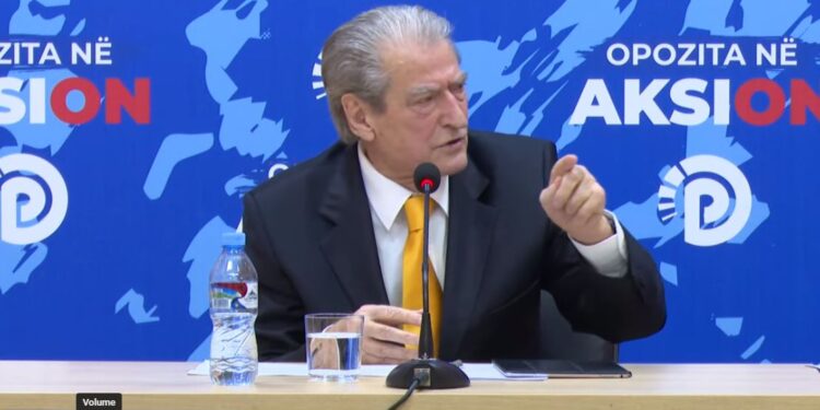 “Përgatiti shqiptarët për ‘jo’ nga BE”, Berisha sulmon Kongresin e PS dhe Ramën: Mbajti fjalim sikur kishte kaluar natën nën efektin e drogave të forta