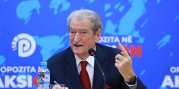 Opozita çon SPAK në Kushtetuese, 30 deputetë të PD bëjnë ankim kundër masës së sigurisë ndaj Sali Berishës