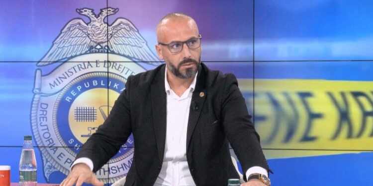Ish-drejtori i burgut të Peqinit flet për vrasjen e Arben Lleshit