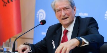 “Të gjithë ata që duhet të hetohen, duhet t’u hiqet imuniteti”, anëtari i kryesisë së PD shpërthen ashpër