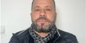 U arrestua nën shoqërinë e dy vajzave, zbardhen prapaskenat e bujshme si ‘baroni i drogës’ sfidoi autoritetet për të marrë nënshtetësinë kosovare (FOTO)