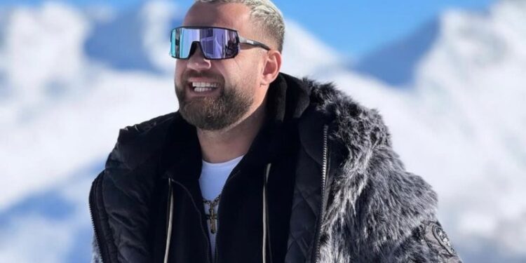 Luiz Ejlli nuk ndalet, publikon këngën e tij të re (VIDEO)