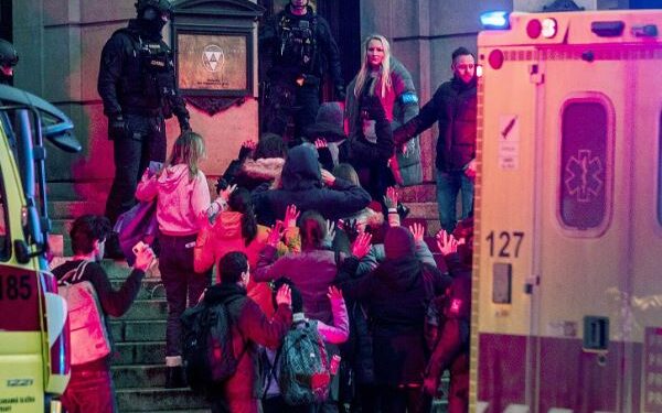 Ekzekutoi me armë mbi 15 persona në Universitetin e Arteve në Pragë, pak orë para ngjarjes 24-vjeçari vrau edhe të atin