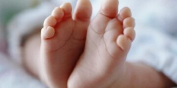 ‘E rëndë’, ndërron jetë foshnja e porsalindur, prindërit ngrenë akuza