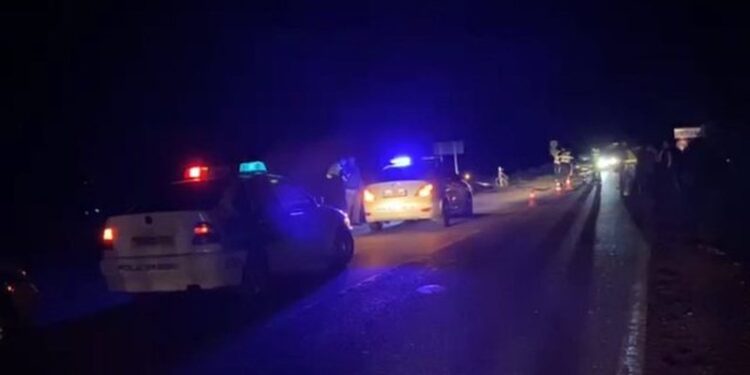 Përplasen “kokë më kokë” automjetet në autostradë, dy të mitur përfundojnë në spital, ja si paraqitet gjendja shëndetësore