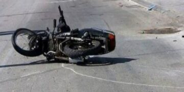 Motori përplaset me lopën dhe më pas me makinën, plagoset rëndë 34-vjeçari në Sarandë