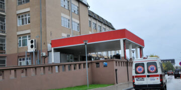 U dhunua brutalisht nga një grup personash, 18-vjeçari nga Podujeva ndërron jetë në spital