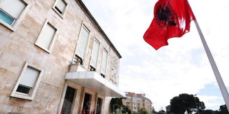 “Do hetojnë vetveten?”, Krijimi i ministrisë Antikorrupsion, analisti i njohur shpërthen ndaj qeverisë Rama: Nuk ezkiston në asnjë vend të BE, e palogjikshme pasi ka SPAK e gjykata