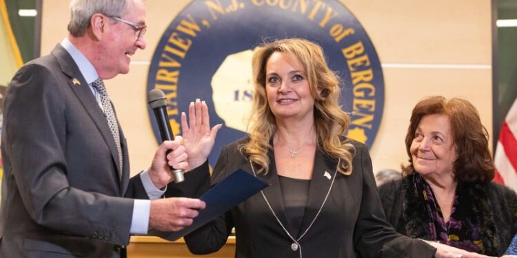 Violeta Berisha u betua si kryetare bashkie në SHBA, reagon Ambasada Amerikane në Tiranë dhe uron shqiptaren