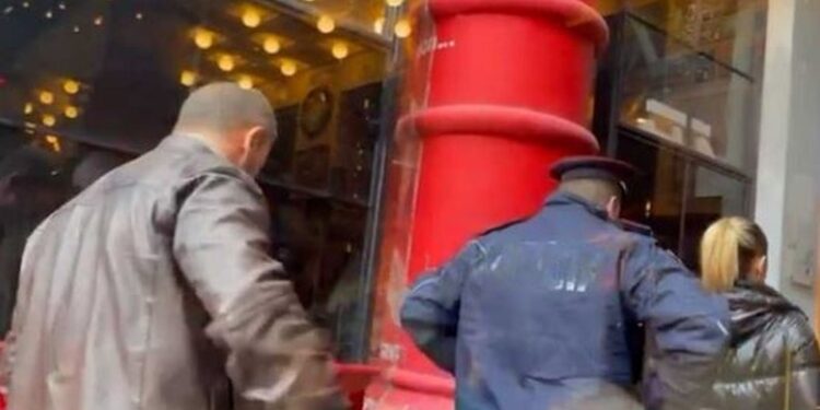Berisha në ‘arrest shtëpie’, efektivët e OPGJ-së i shkojnë për kontroll në banesë