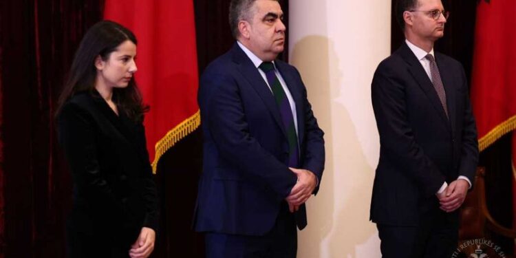Nga Mete, te Blendi Gonxhja dhe Adea Pirdeni, betohen në Presidencë ministrat e rinj