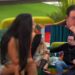 “Ik se ta futa mbrapsht”, agravon debati mes dy banorëve në ‘Big Brother Vip’, Gazi shtyn Sarën: M’u hiq qafe, qenke budallaqe ti!