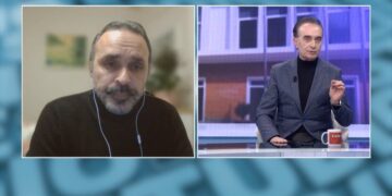Plas keq në studio, deputeti demokrat përplaset ashpër me politologun: S’ke turp që llafos kodra pas bregut