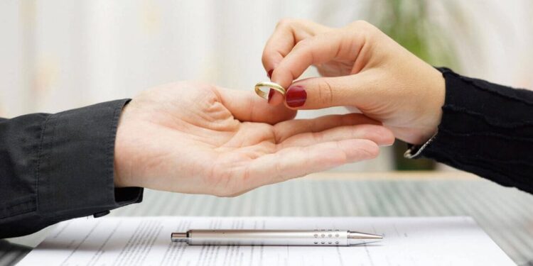 Rriten shifrat e divorceve në Vlorë, juristët: Shkak shtimi i rasteve të dhunës në familje