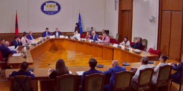 Tre deputetë të PD-së zyrtare konfirmojnë pjesëmarrjen në mbledhjen e komisionit të reformës zgjedhore