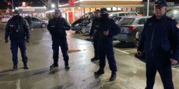Policia e Krujës dhe FNSH postblloqe në hyrje të qytetit, kontrolle në automjetet e dyshimta