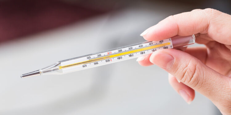 Si ta trajtoni temperaturën e lartë sipas moshës