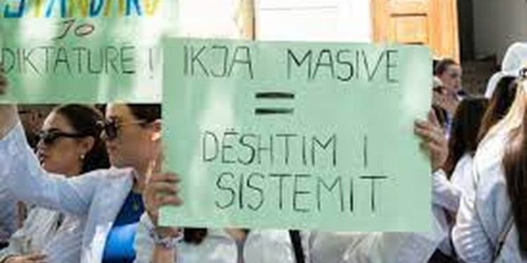Kushtetuesja rrëzoi pjesërisht ligjin, reagojnë studentët e mjekësisë dhe zbulon lëvizjen e radhës: Jemi gati