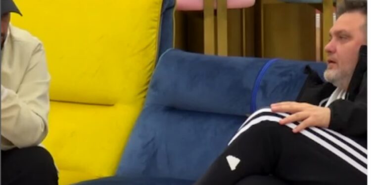 ‘Po bëhet lojë e pisët, shtro rrugen’, kë nga banorët këshillon, Juli?