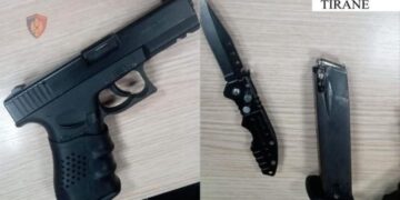 Qarkullonte me thikë dhe pistoletë lodër në makinë, përfundon në pranga 30-vjeçari në Tiranë