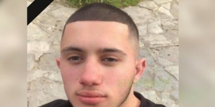 I vranë nipin për radhën te berberi, xhaxhai u jep 1 muaj Besë familjeve të autorëve