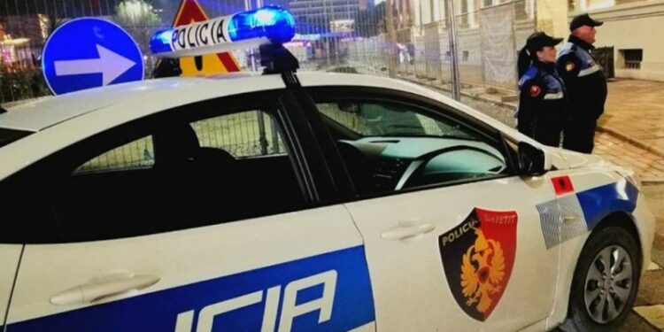 “Tap” në timon, e pëson keq shoferi në Korçë
