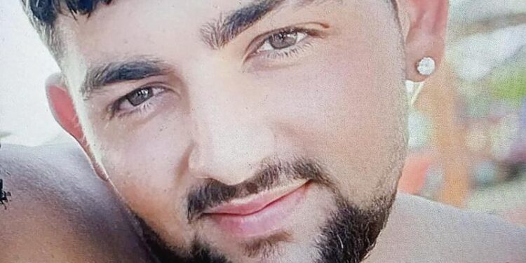 Tragjedi në Itali, 18-vjeçari shqiptar humb jetën pasi rrëzohet nga kofano e makinës, po realizonte sfidë për rrjetet sociale