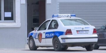 Dyshohet se plagosi me armë zjarri fqinjin, vetëdorëzohet në polici 31-vjeçari