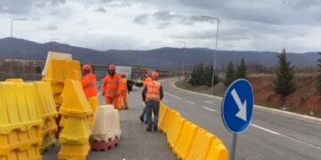 Bllokohet Rruga e Kombit, do të kryhen punime për zhvendosjen e një ure