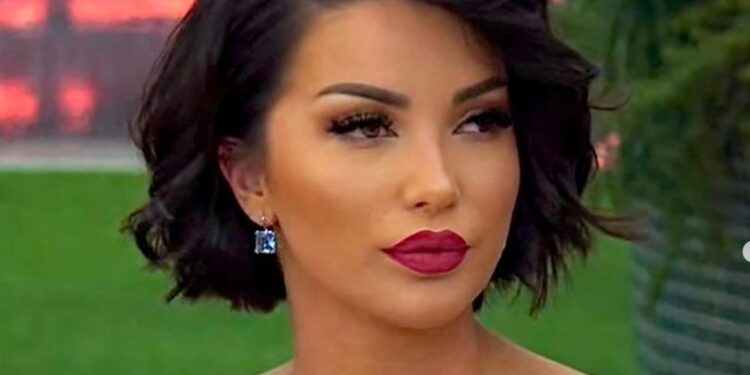 “Më dilte në ëndërr çdo natë”, Roza rrëfen për tradhtinë e partnerit: Isha 20 vjeçe