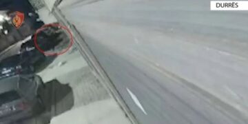 Ndarja me konflikte, dogji makinën e ish-të dashurit, 41-vjeçarja e kishte denoncuar për dhunë në familje