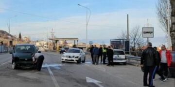 Aksident në Pogradec, përplasen dy automjete