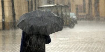 Mbarojnë ditët me diell, priten ulje temperaturash në ditët në vijim, ja kur nisin reshjet e shiut