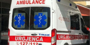 E rëndë në Elbasan, shoferja e re humb kontrollin dhe përplas me makinë 4-vjeçarin