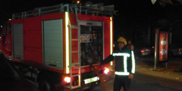 Tjetër zjarr në Orikum, erërat e forta përhapin flakët, mbërrijnë forcat zjarrfikëse